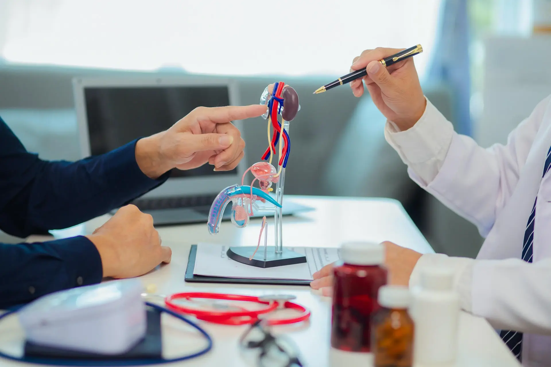 أخصائي أبحاث الوراثة المخبرية