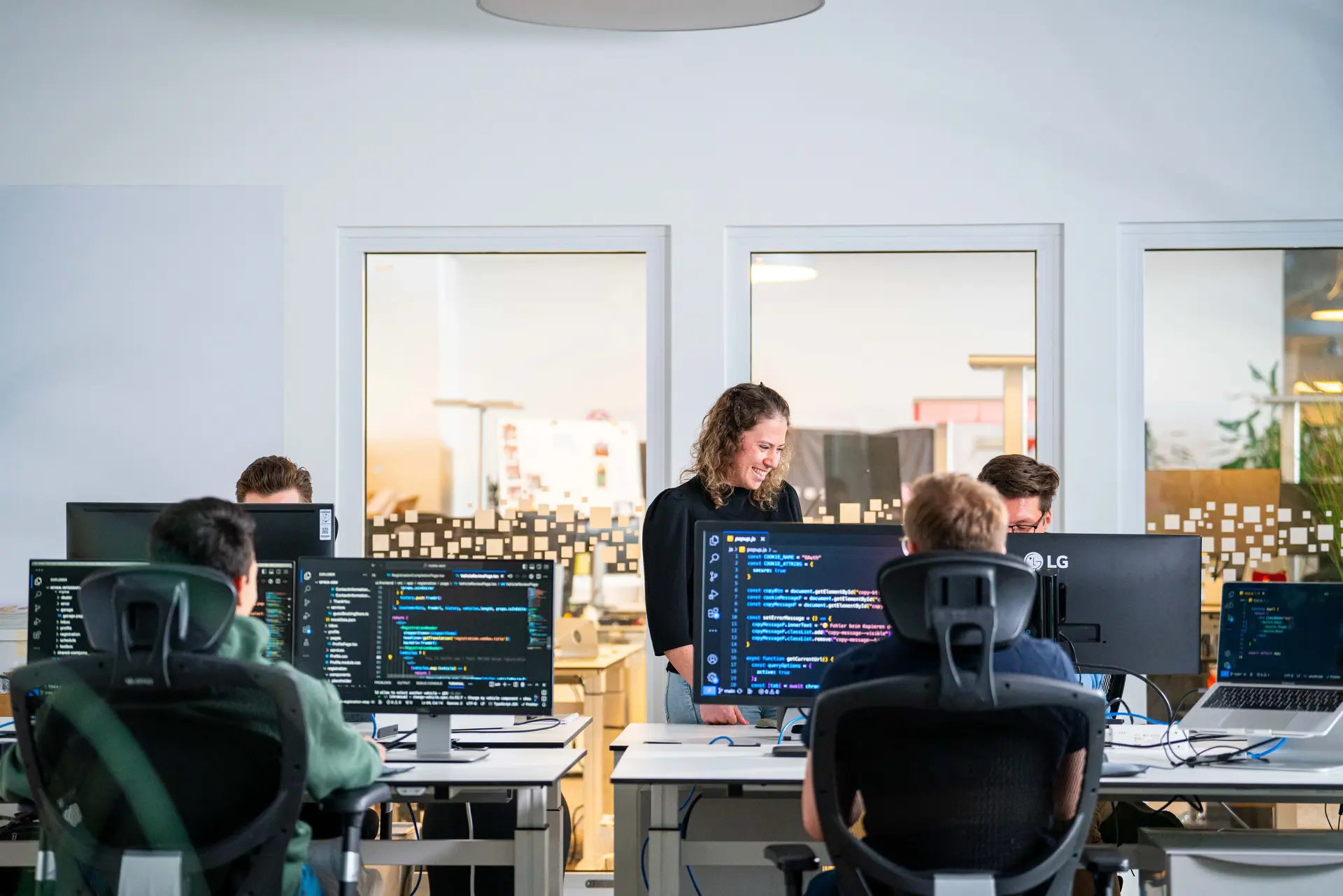 مهندس أنظمة برمجية مؤسسية ومحلل تقني