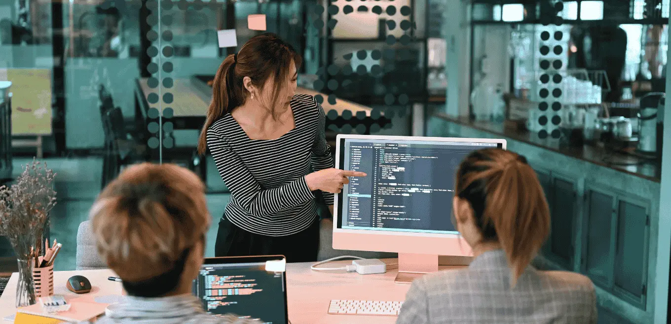 مطور برمجيات متخصص في تكامل واجهات الأنظمة البرمجية