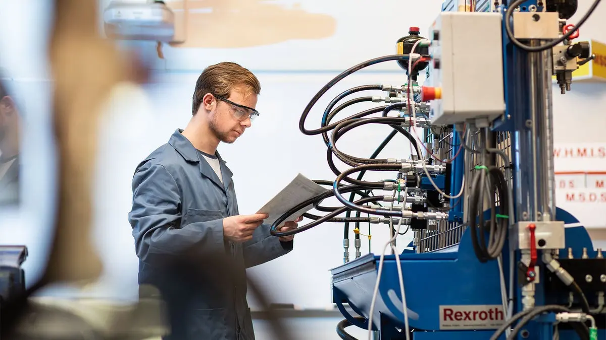 مهندس أنظمة التدفئة والتهوية وتكييف الهواء